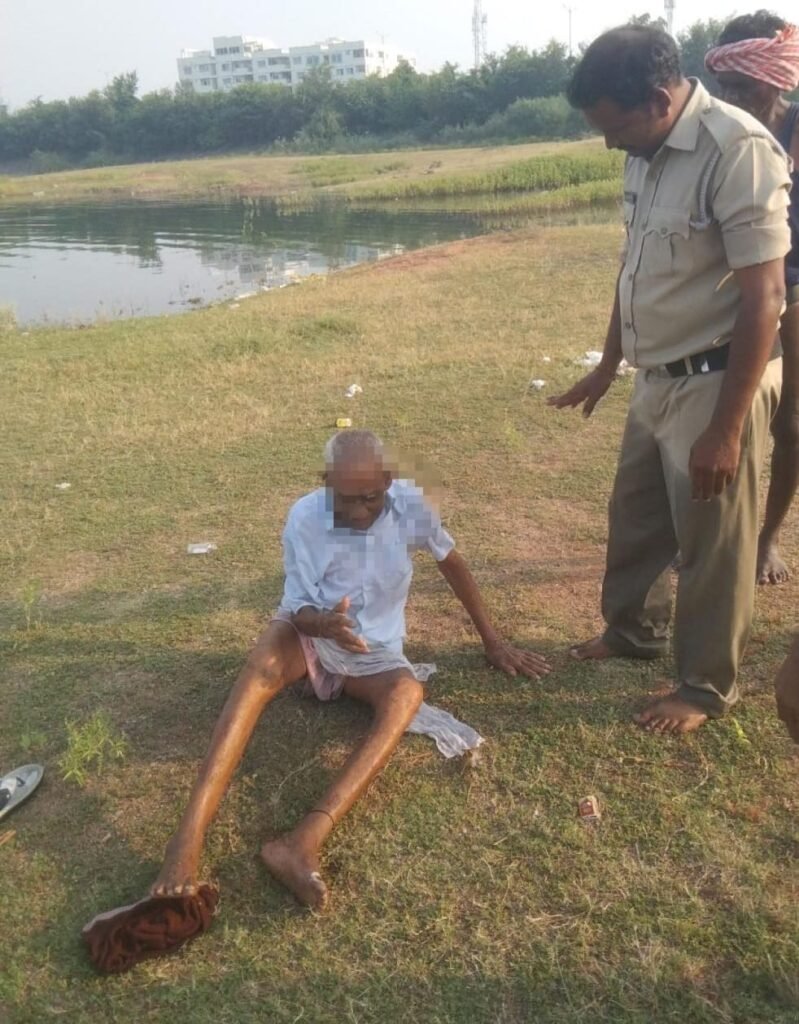 సమయస్ఫూర్తితో వృద్ధుడి ప్రాణాలు కాపాడిన హోంగార్డు