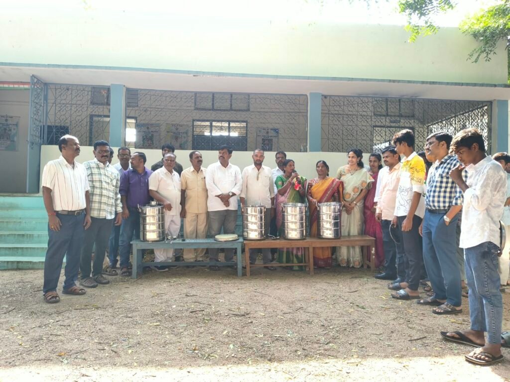 విద్యార్థులకు పోషకాహారం అందించడమే ప్రభుత్వ ధ్యేయం