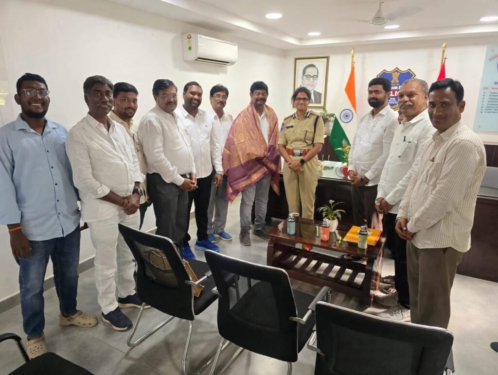 వరంగల్‌ సీపీ శ్వేతను కలిసిన రెడ్‌క్రాస్‌ నూతన పాలకవర్గం