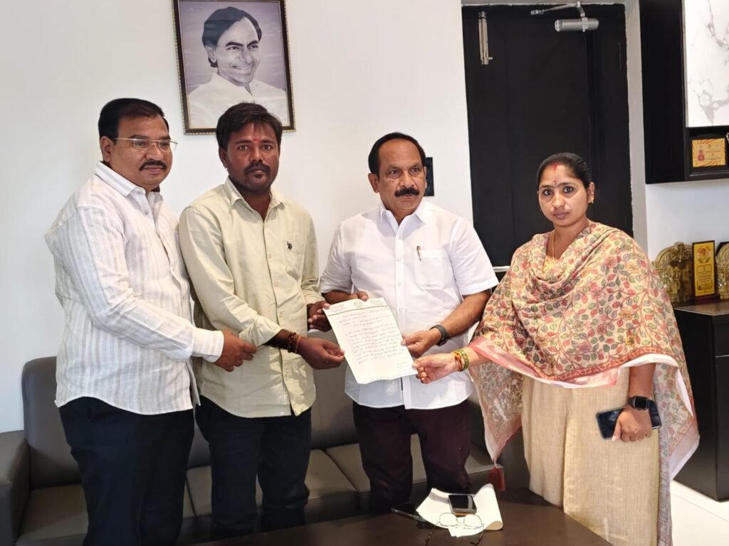 26వ వార్డులో డ్రైనేజీ అభివృద్ధికి రూ.20 లక్షలు మంజూరు చేయాలి