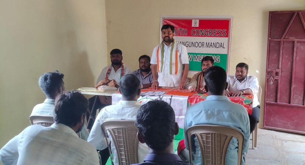 యువత రాజకీయాల్లోకి రావాలి: సాదుల పవన్ కుమార్
