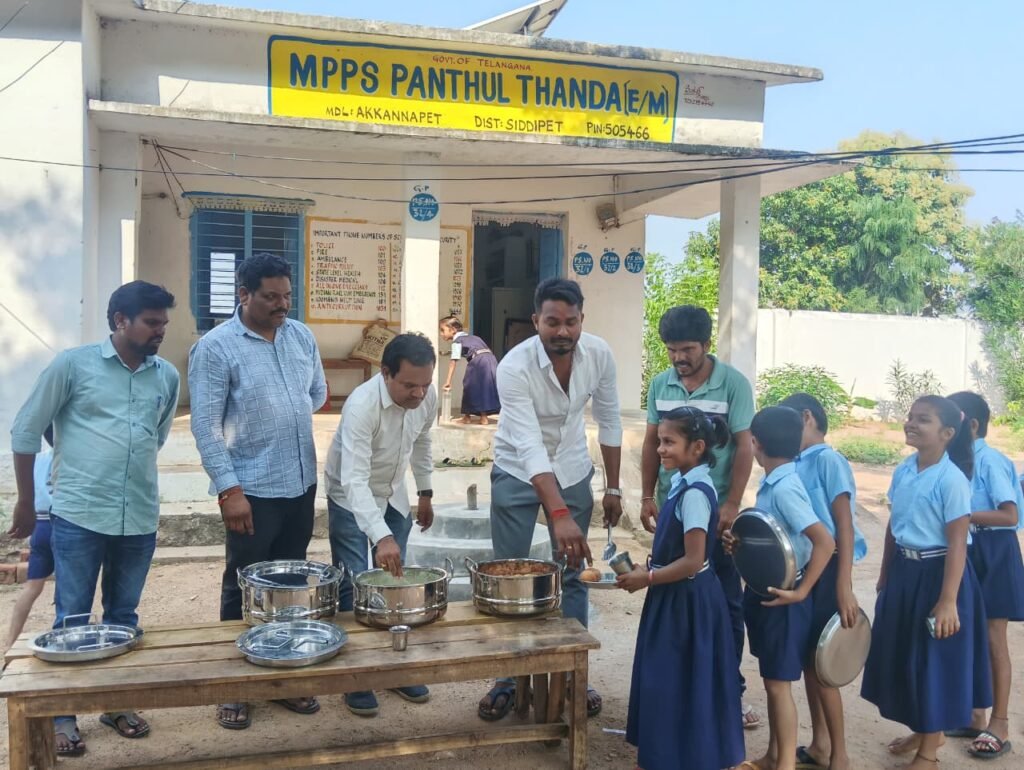 పంతులు తండా పాఠశాలలో ముఖ్యమంత్రి అల్పాహార పథకం ప్రారంభం