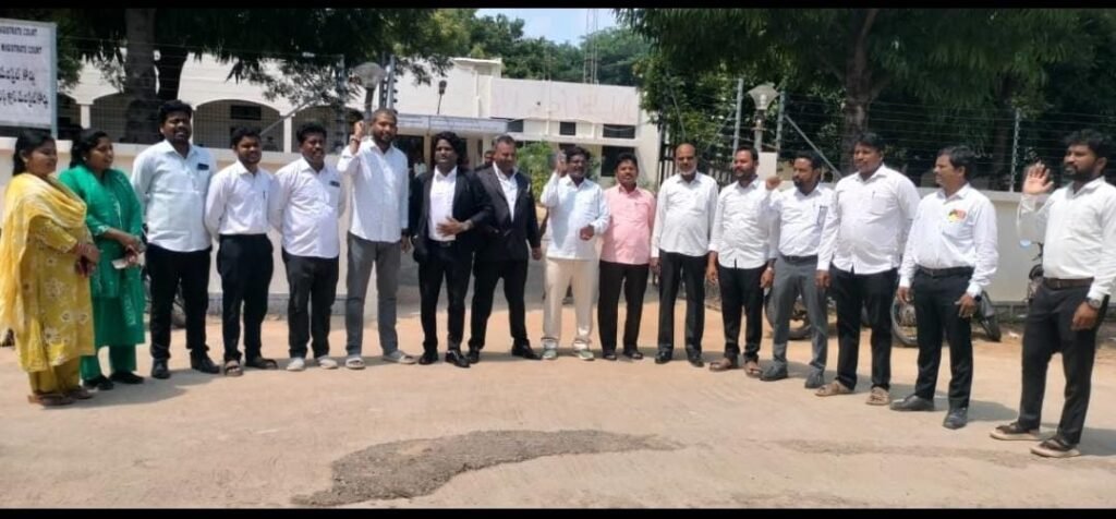 న్యాయవాదులకు రక్షణ కల్పించాలి