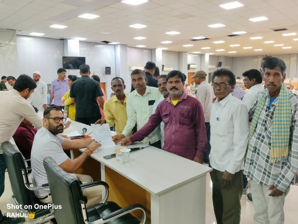 సర్వే నంబర్‌ సవరించి నష్టపరిహారం అందించాలి