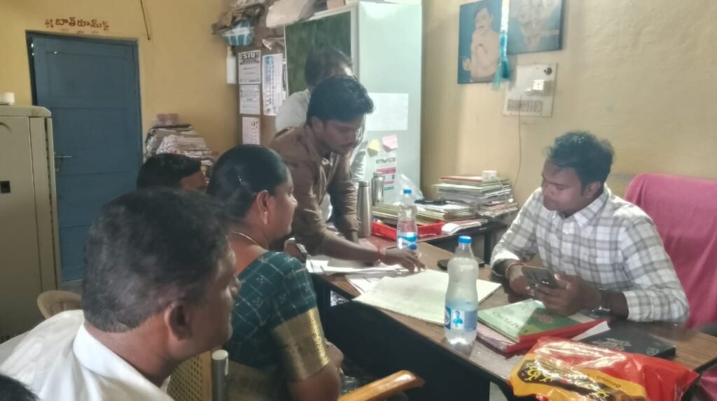 కాచాపూర్‌ పంచాయతీలో రికార్డుల తనిఖీ