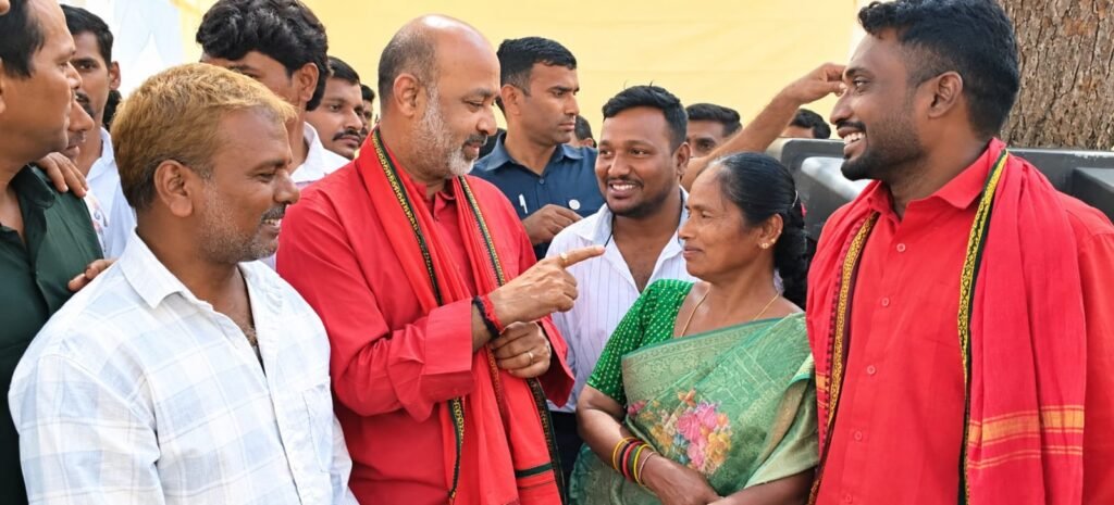 లింగాపూర్‌ అభివృద్ధికి సహకరించండి