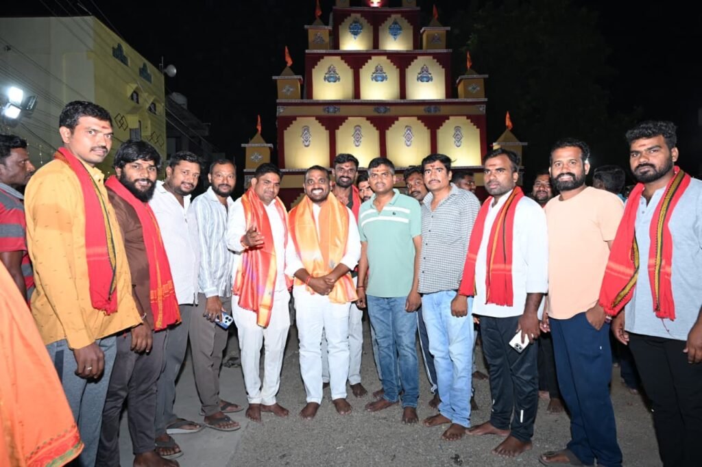 దుర్గామాత మండపాలను సందర్శించిన మేయర్‌ కొలగాని శ్రీనివాస్‌