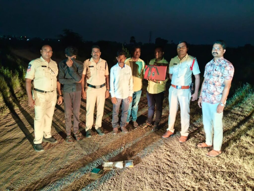 పెద్దకల్వల శివారులో గంజాయి పట్టివేత