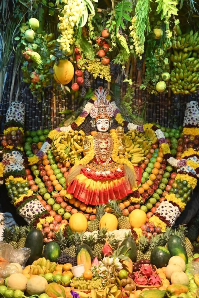 మహాశక్తి ఆలయంలో శ్రీ లలితా త్రిపురసుందరి దేవి అలంకరణ