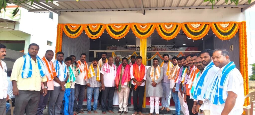 స్వయంకృషితోనే యువత ఉన్నత స్థానాలకు ఎదగాలి