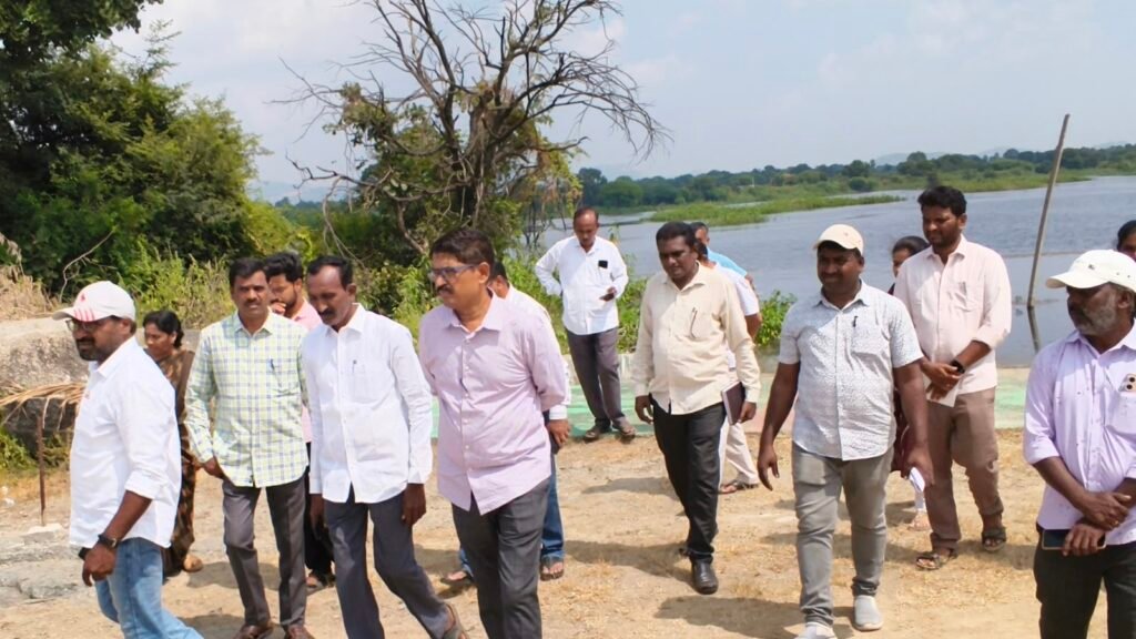 బతుకమ్మ ఘాట్లను పరిశీలించిన డీఆర్డీఓ జయదేవ్ ఆర్య