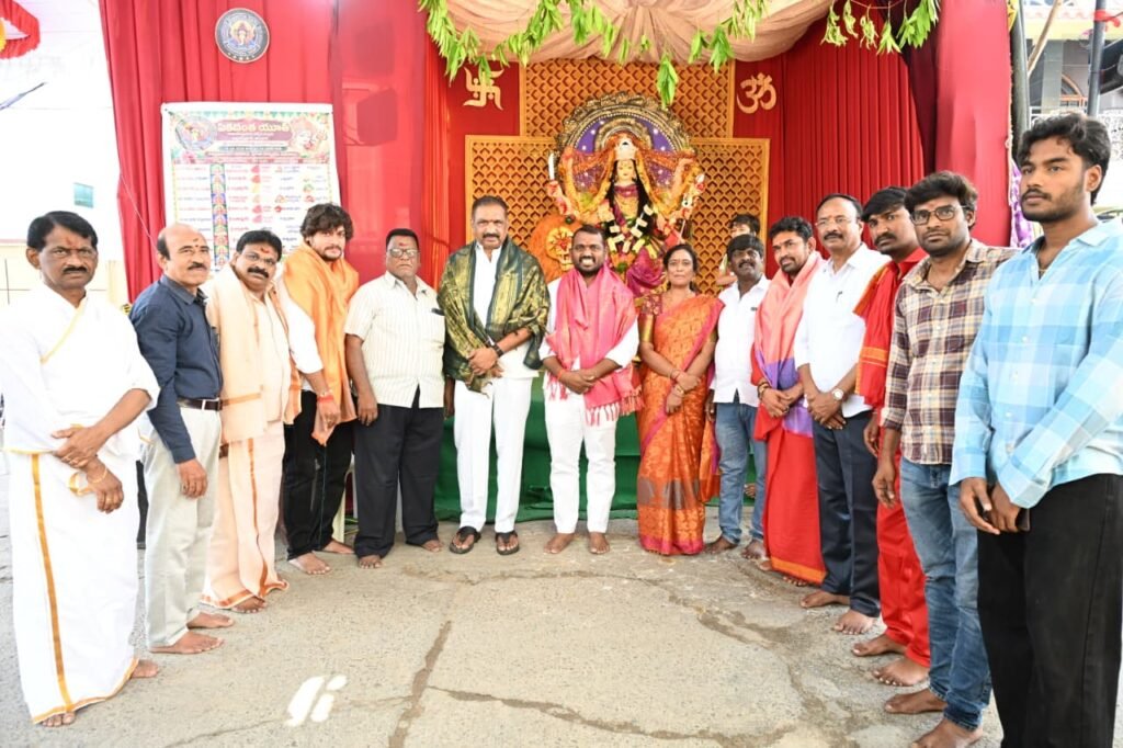పార్టీలకు అతీతంగా నగరాన్ని అభివృద్ధి చేస్తున్నాం
