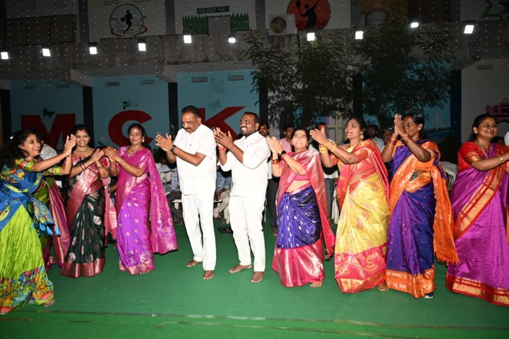 కరీంనగర్‌ నగరపాలక సంస్థలో ఘనంగా బతుకమ్మ సంబరాలు