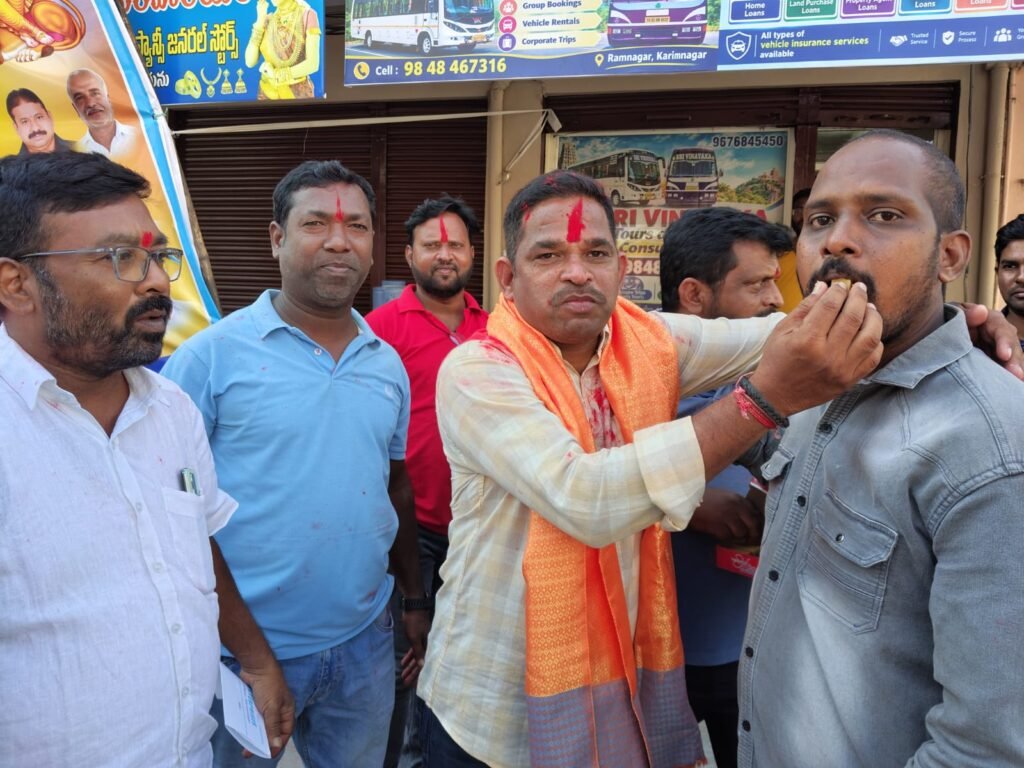 కరీంనగర్ కన్స్యూమర్ ఫీల్డ్ ఫోర్స్ అసోసియేషన్ అధ్యక్షుడిగా అక్కు శ్రీనివాస్