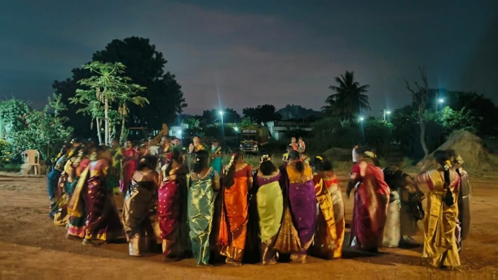 పూల పండుగ.. బతుకమ్మ సంబురం